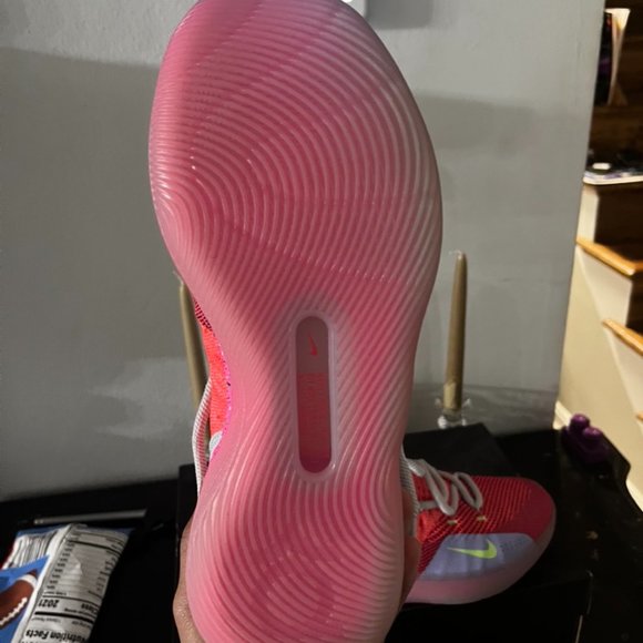 Athletic_Shoes
